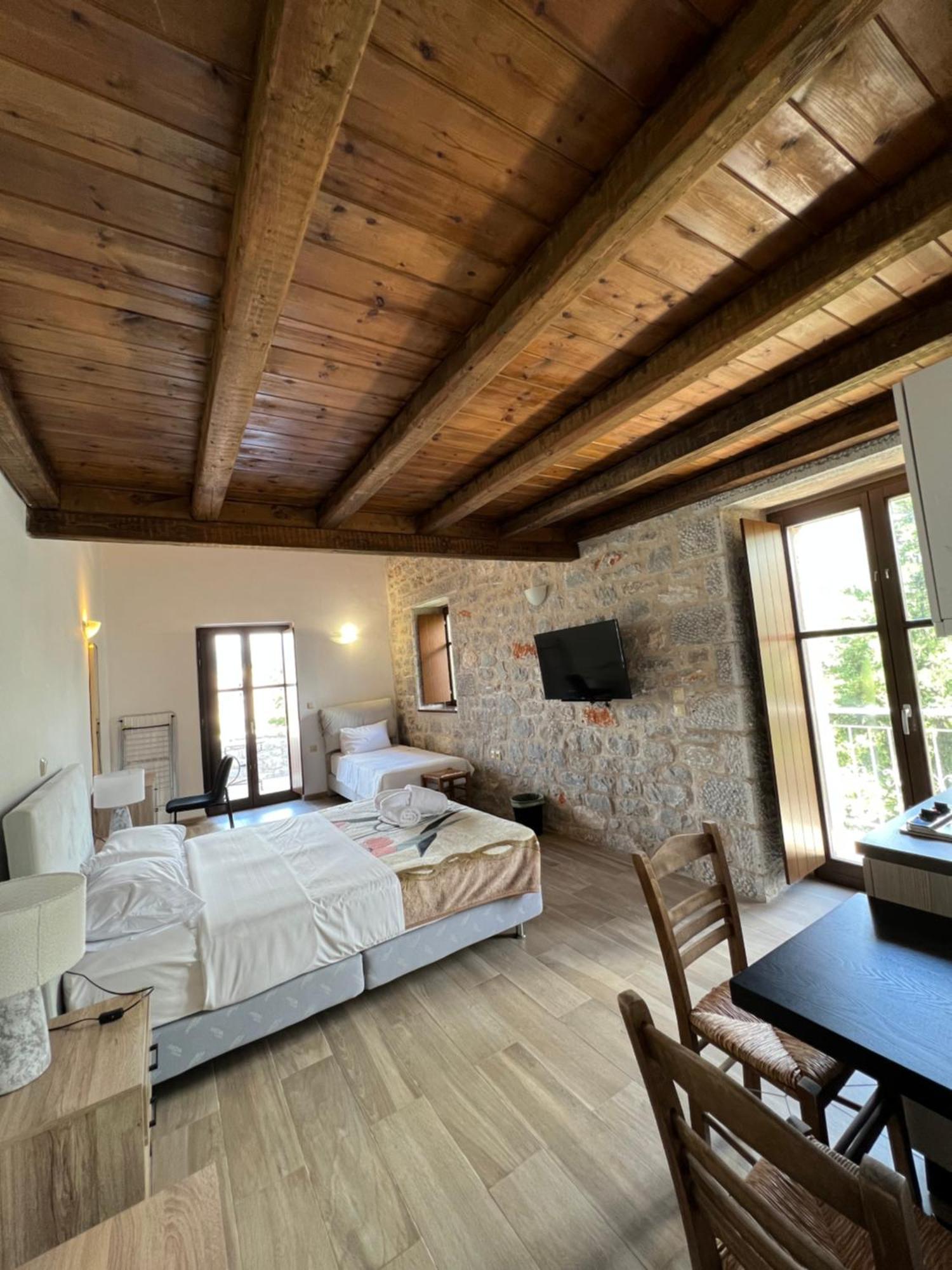 Koukouri Suites Areopoli Exterior foto