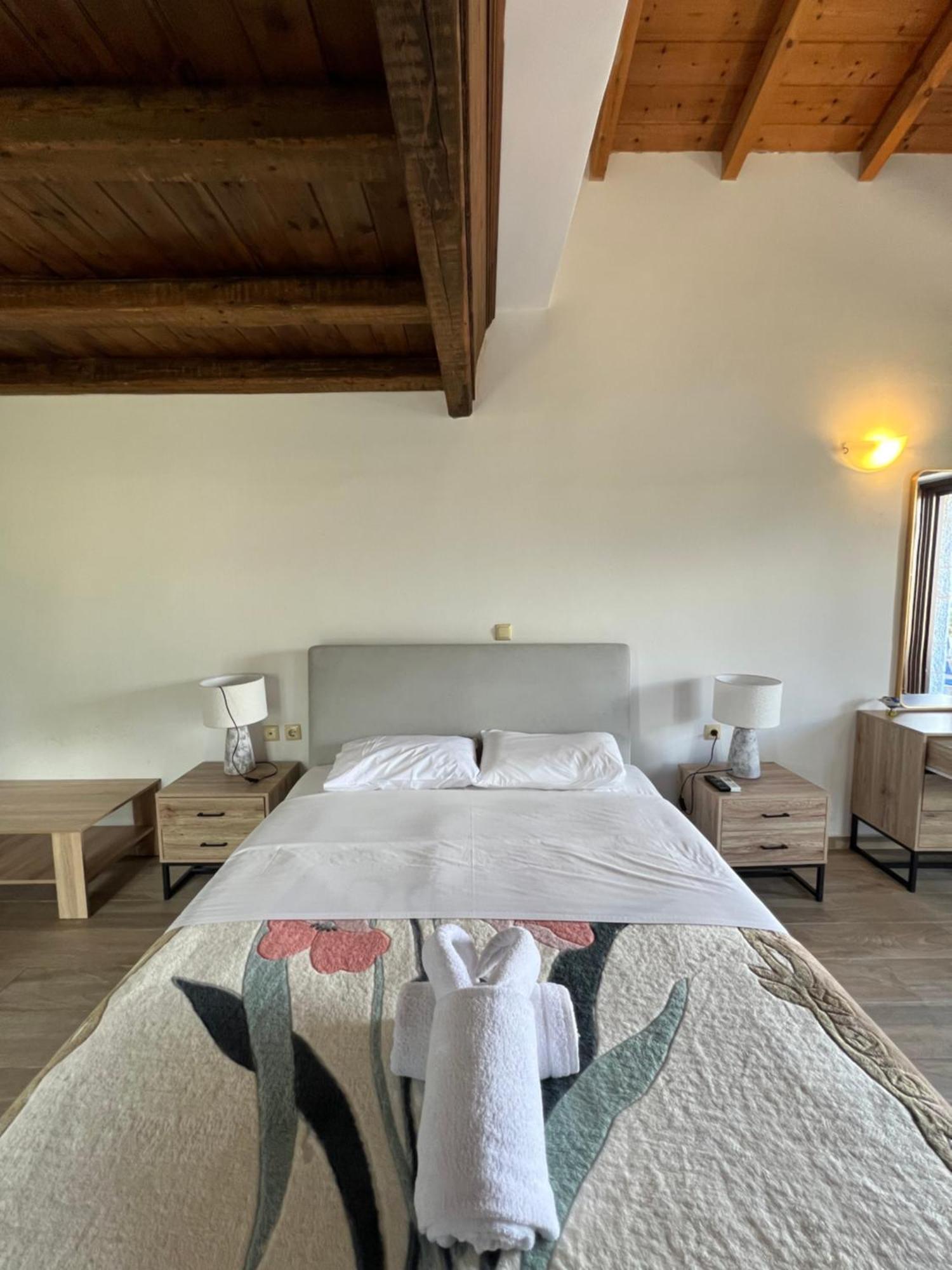 Koukouri Suites Areopoli Exterior foto